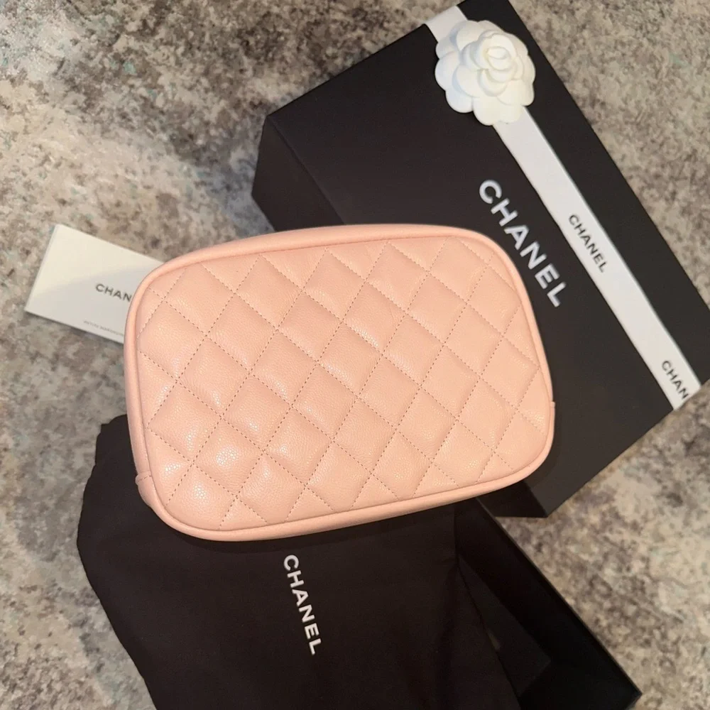 Chanel Caviar Leather Curved Classic Case in Blush